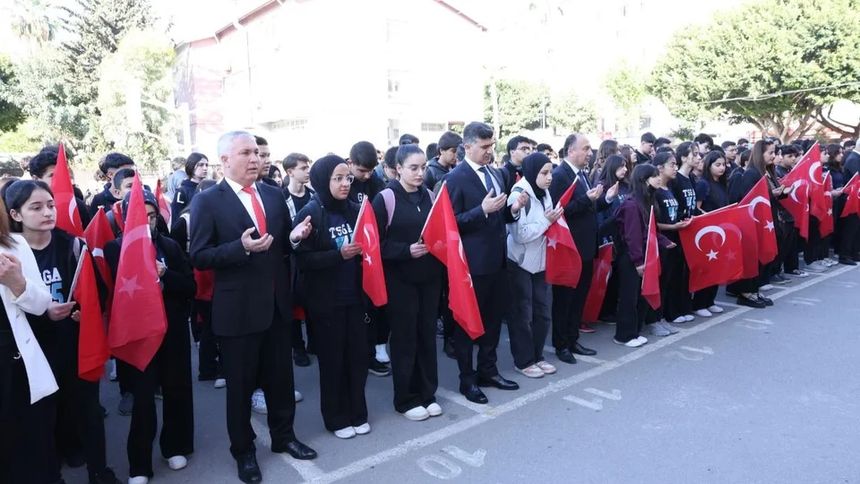 Akdeniz'de Bayrak Töreni