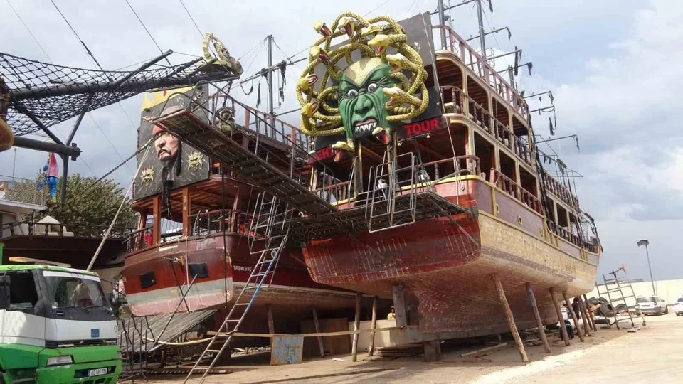 Mersin’de Mavi Tur Hazırlığı: Gezi Tekneleri Bakıma Alındı