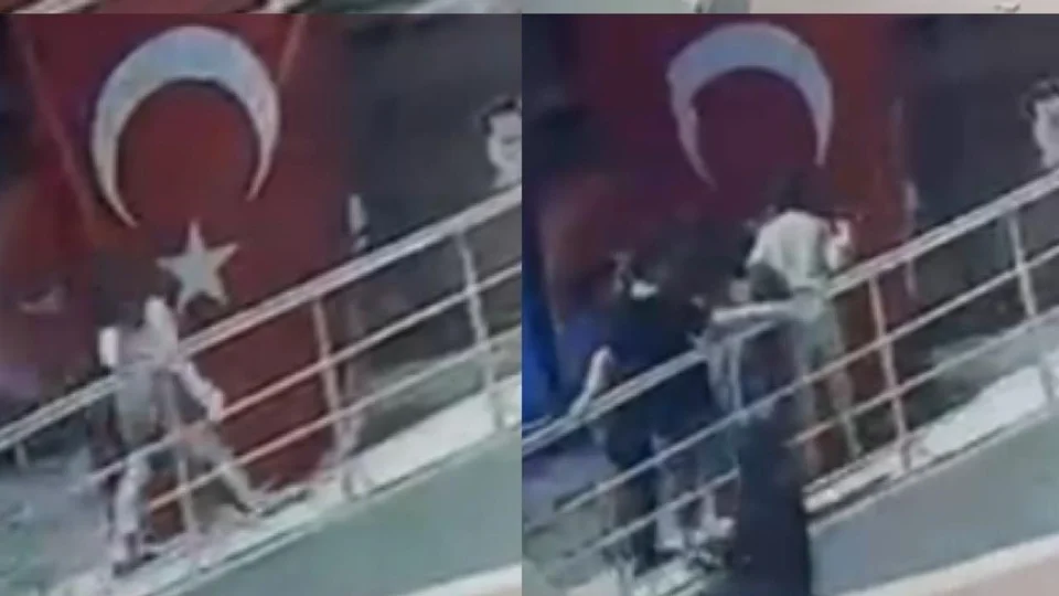 Erdemli’de Gönüllere Dokunan Sahne: Çocuklar, Bayrağa Top Çarptı Diye Öptü