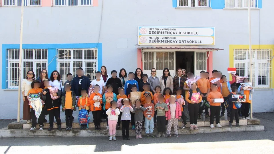 Mersin’de Avukatlar Çocukların Dileklerini Yerine Getirdi: Dilek Ağacı Projesi Değirmençay’da