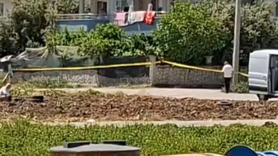 Tarsus’ta Sarımsak Tarlasında Bomba İddiası: Paniğe Neden Olan Cisim Kontrollü Şekilde İmha Edildi