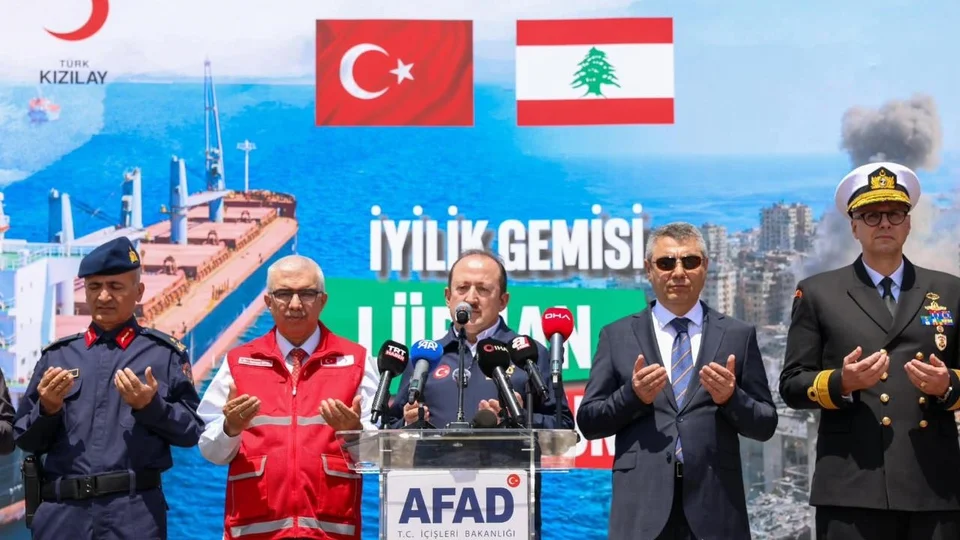 İnsani Yardım Gemisi Mersin Limanından Lübnan'a Uğurlandı