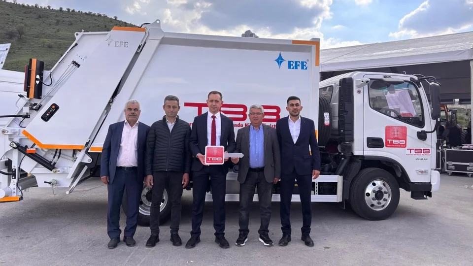 TBB'den Çamlıyayla Belediyesi'ne 1 Adet Çöp Kamyonu Hibe Edildi