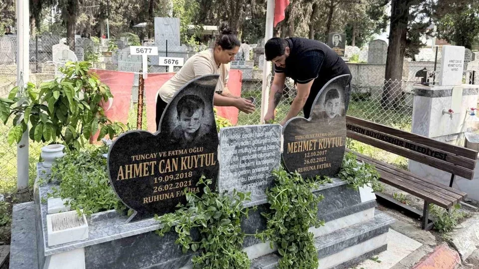 Yangında İki Çocuğunu Kaybeden Tarsuslu Aile, 5 Yıldır Barınma Mücadelesi Veriyor: “Kalıcı Bir Yuva İstiyoruz”