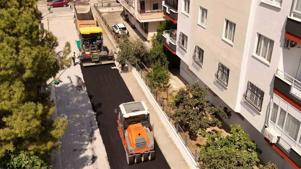 Tarsus Belediyesi Anıt Mahallesi’nde Yolları Yeniledi: 1,2 kilometrelik Yola Sıcak Asfalt