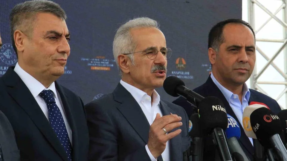 Bakan Uraloğlu Açıkladı: Çeşmeli-Erdemli Arası Temmuz’da Hizmete Giriyor