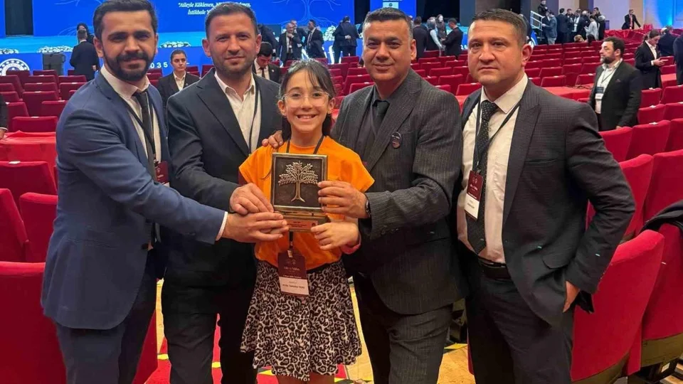 Türkiye Birincisi Silifke’den: "Kırık Saksıdaki Umut"A Cumhurbaşkanı Erdoğan’dan Ödül