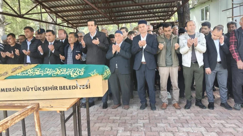 Bozyazı Azra İle Ömer Kardeşler Toprağa Verildi