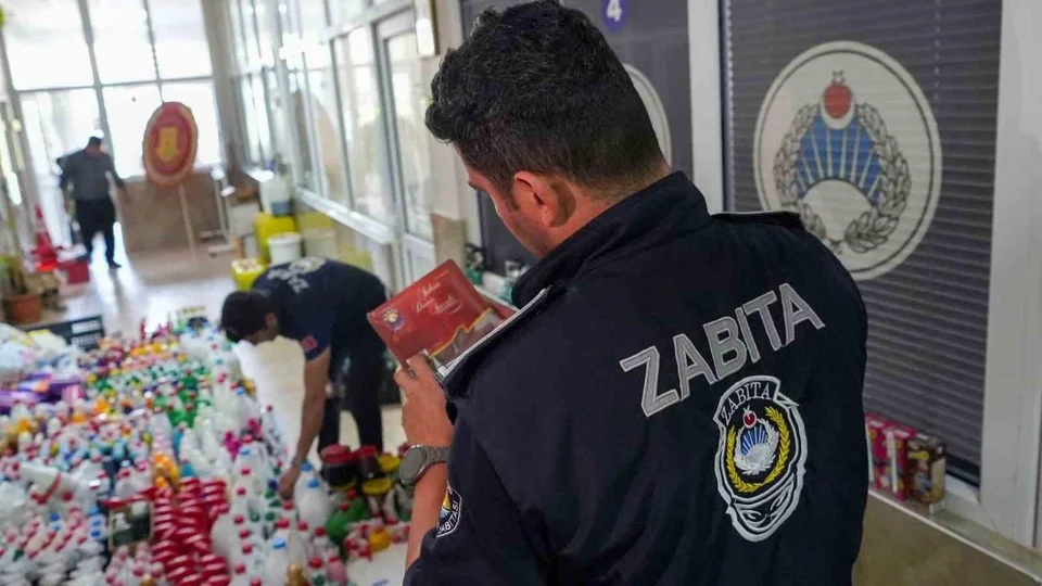 Tarsus Zabıtası'ndan Kapsamlı Operasyon: 23 İşletmeye İdari İşlem, Piyasa Değeri 4 Milyon TL’yi Aşan 6 Bin 167 Ürüne El Konuldu!