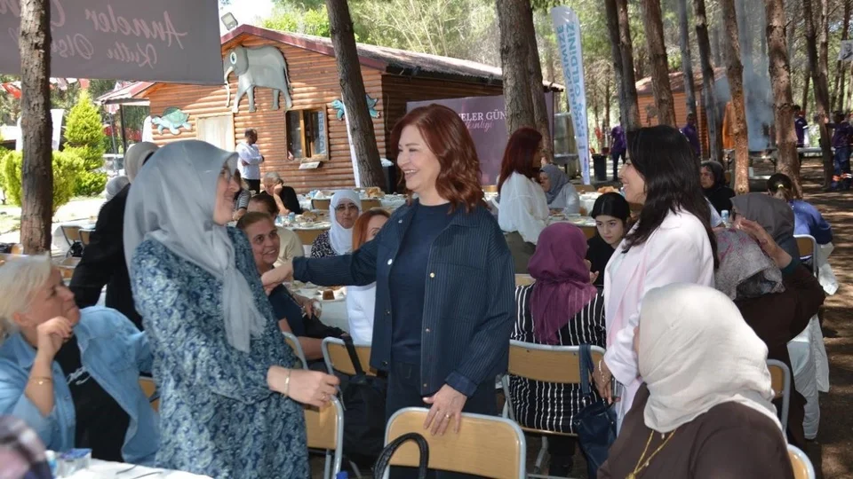 Şehit Anneleri Mersin Büyükşehir’in Etkinliğinde Tarsus’ta Bir Araya Geldi