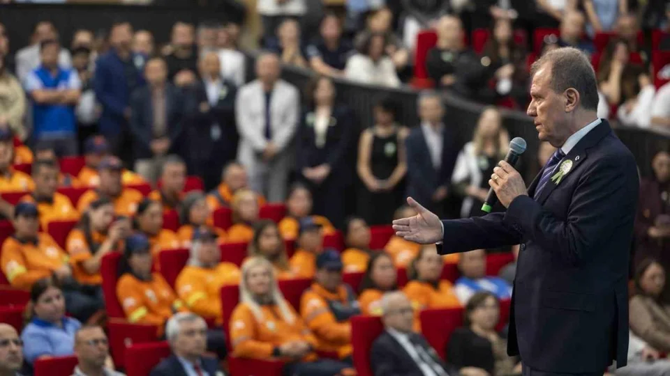 Vahap Seçer’den Belediye Personeline Etik Haftası Mesajı: "Şehrin Geleceğini İnşa Ediyorsunuz"