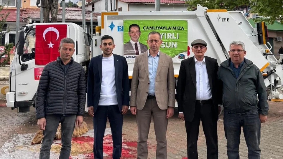 Çamlıyayla Belediyesi'ne Türkiye Belediyeler Birliği Tarafından Hibe Edilen 2 Çöp Kamyonu Teslim Alındı