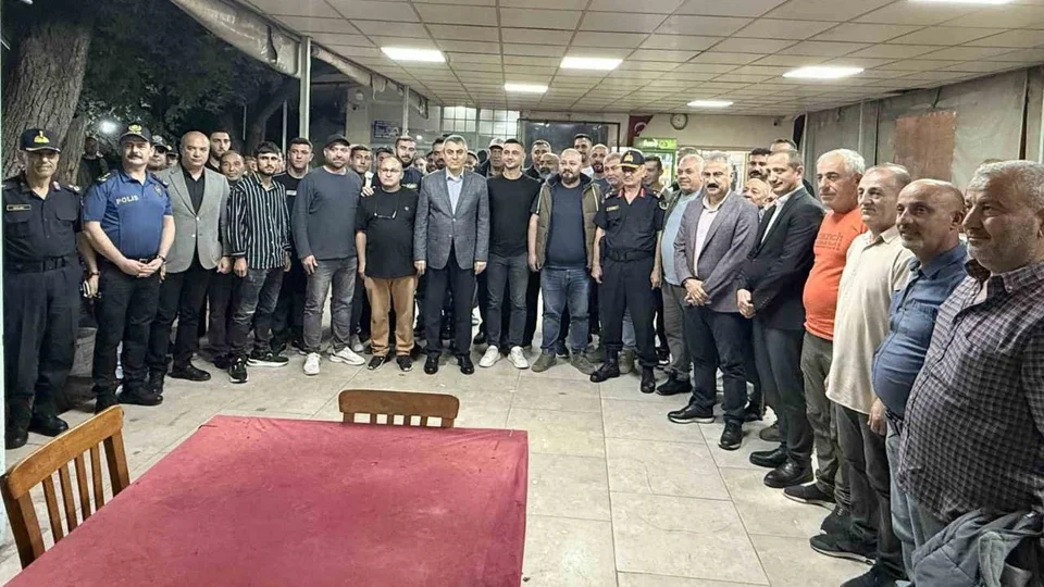 Mersin Valisi Atilla Toros Tarsus’ta Vatandaşlarla Bir Araya Geldi