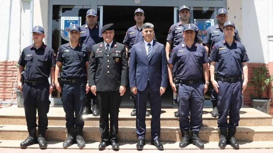 Akdeniz Kaymakamı ve Başkan Vekili Şener'den Akdeniz İlçe Jandarma Komutanlığına Bayram Ziyareti