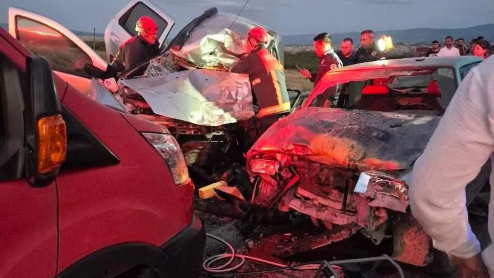 Mut - Silifke Yolunda Zincirleme Trafik Kazası: 1 Ölü, 5 Yaralı