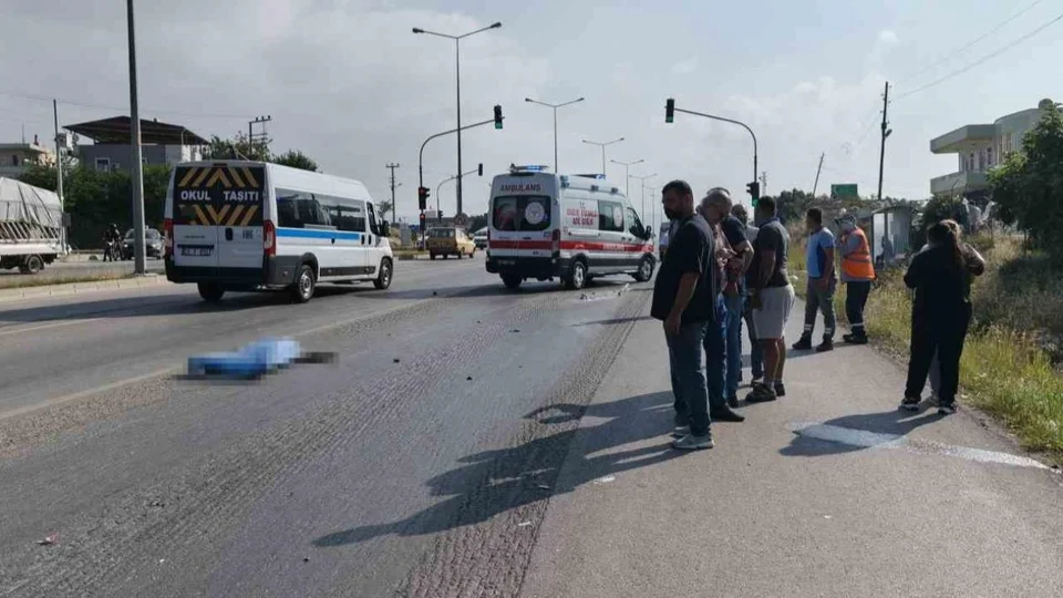Silifke’de Otomobil, Motosiklete Arkadan Çarptı: 21 Yaşındaki Genç Kız Öldü, Babası Ağır Yaralı