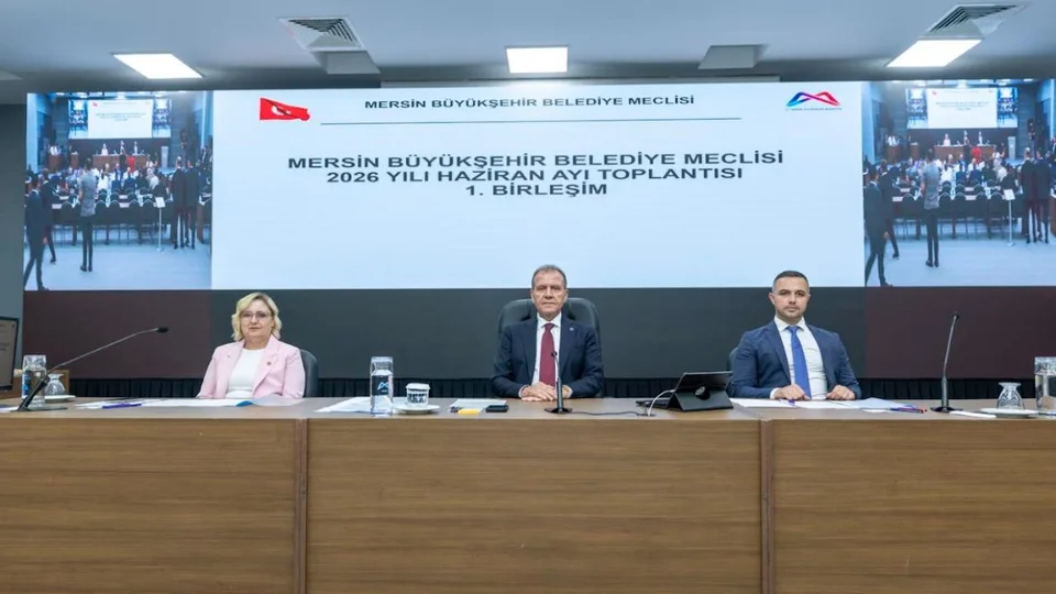 Mersin Büyükşehir Meclisi Toplantısı: Sinek Mücadelesi, Altyapı ve Sosyal Konut Projeleri Görüşüldü