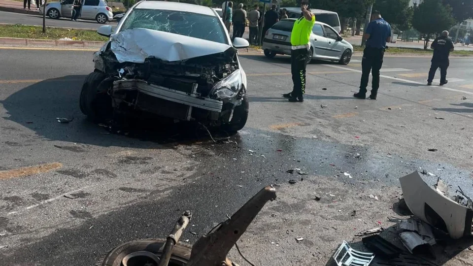 Mersin Toroslar’da Cello Çeşmesi Kavşağında Trafik Kazası