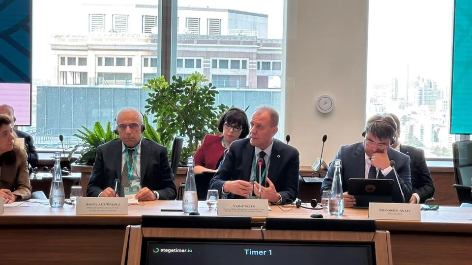 Vahap Seçer Londra’da Konuştu: "Mersin Su Yönetiminde Dirençli ve Sürdürülebilir Model İnşa Ediyor"