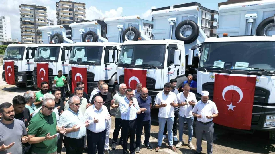 Erdemli Belediyesi Araç Filosunu Genişletti: 10 Yeni Damperli Kamyon Görevde
