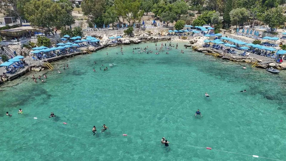 Tatilcilerin Mersin’deki Gözdesi: Büyükşehir Plajları Ziyaretçi Akınına Uğruyor!
