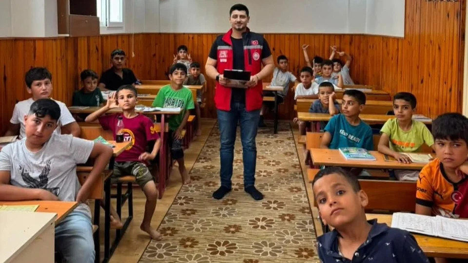 Tarsus'ta Kur'an Kurslarında Öğrencilere "Teknoloji ve Ekran Bağımlılığı " Eğitimi