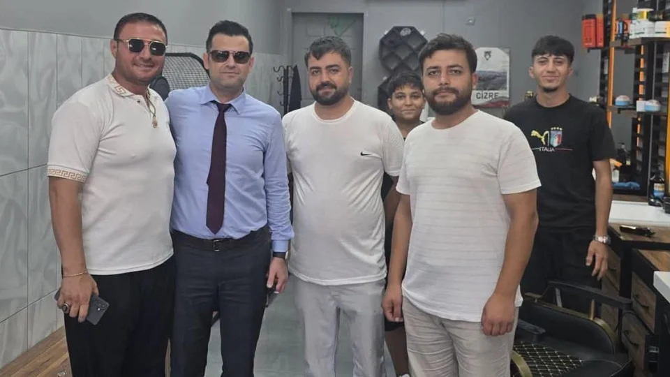 Mersin Akdeniz'de Başkan V. Murat Beşikci, Esnaf Ziyaretlerini Sürdürüyor