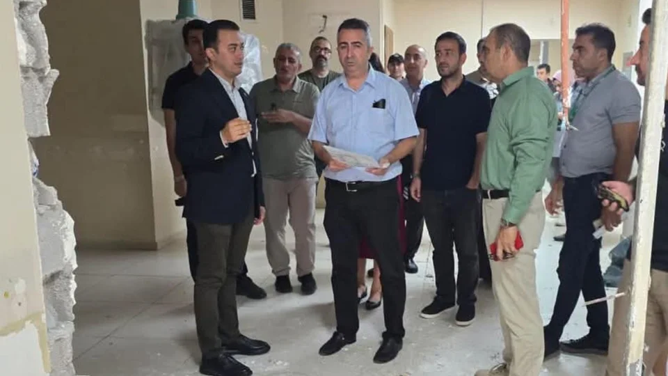 Müdür Ekici, Toroslar Devlet Hastanesi Acil Servisi'nde Başlatılan Bakım Onarım Çalışmalarını Denetledi