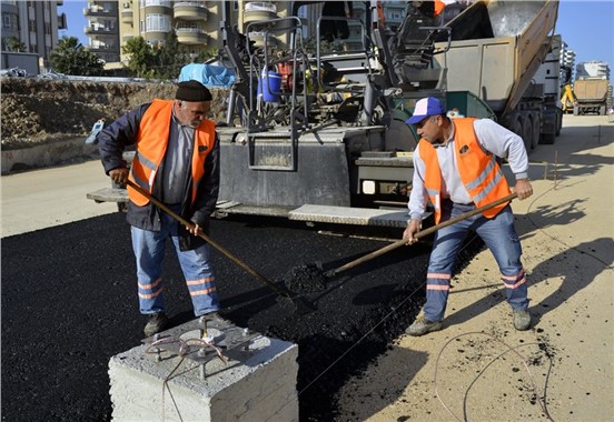 6 Bin Ton Sıcak Asfalt Kullanılıyor