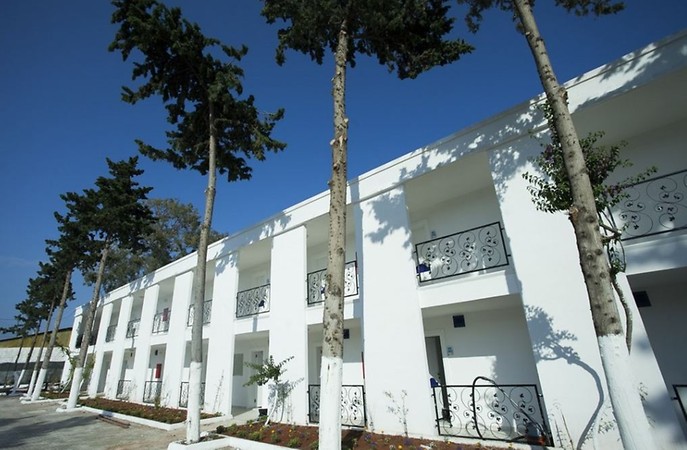 Mavi Beyaz Otel & Beach Club (Ayaş, Mersin)