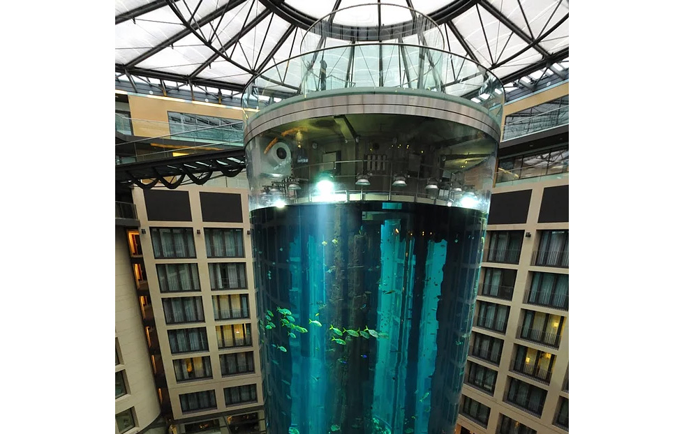 (AquaDom Aquarium) Radisson Blu Hotel, Berlin, Almanya