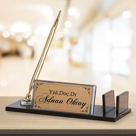 Kişiye Özel Sİyah Kristal Kalemli Masa İsimliği