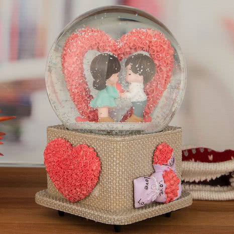 Sonsuz Aşklar İçin Müzikli Kar Küresi