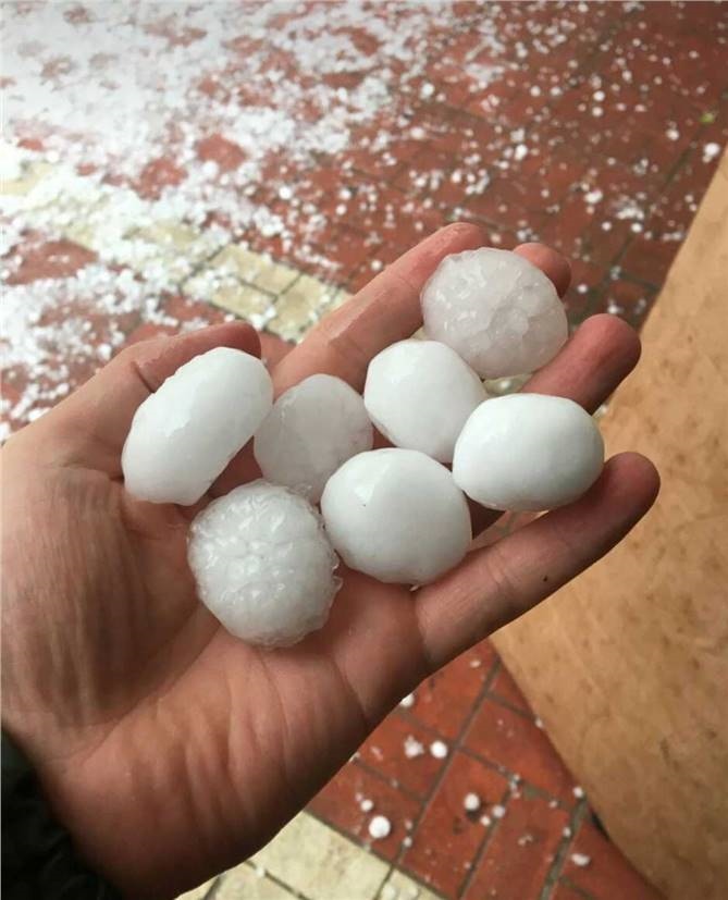 Vatandaşlar Dolunun Fotoğrafını Böyle Çekti