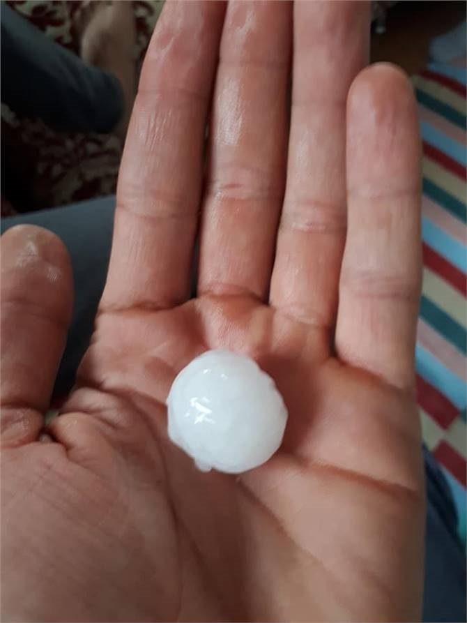 İrili Ufaklı Dolu Kenti Etkisi Altına Aldı