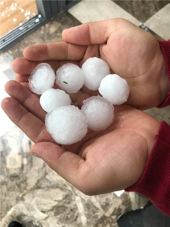 Dolunun Büyüklüğü Göze Böyle Çarpıyor