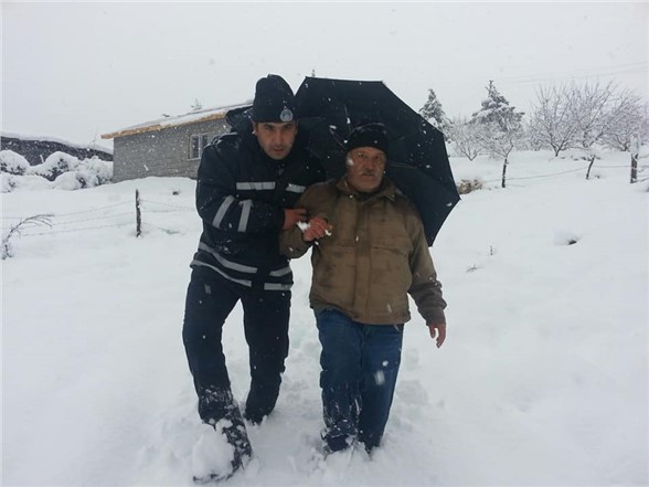 Çamlıyayla'da Kar Mesaisi Gece Gündüz Devam Ediyor