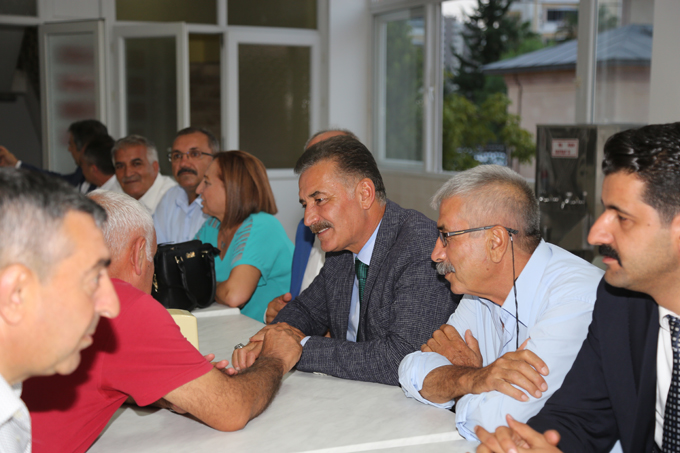 MHP Mersin Büyükşehir Belediye Başkanı ve Toroslar Belediye Başkanı Cem Evinde Sohbet Etti