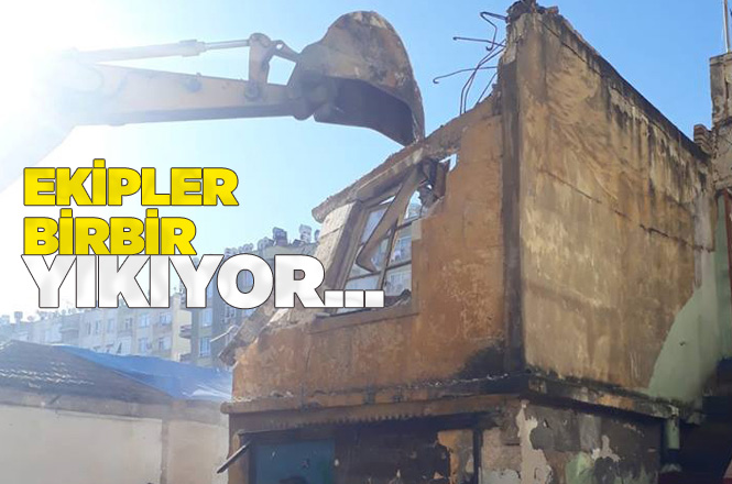 Mersin Akdeniz İlçesinde Tehlike Arz Eden Metruk Binalar Yıkılıyor