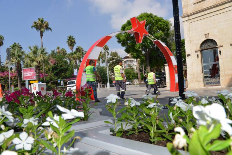 Atatürk Caddesi Girişindeki Tak Yenilendi
