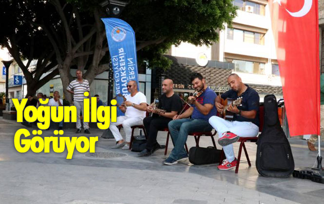 Mersin'in En İşlek Noktalarındaki Mini Konserler Yoğun İlgi Görüyor, Müzik Sesleri Yükseliyor