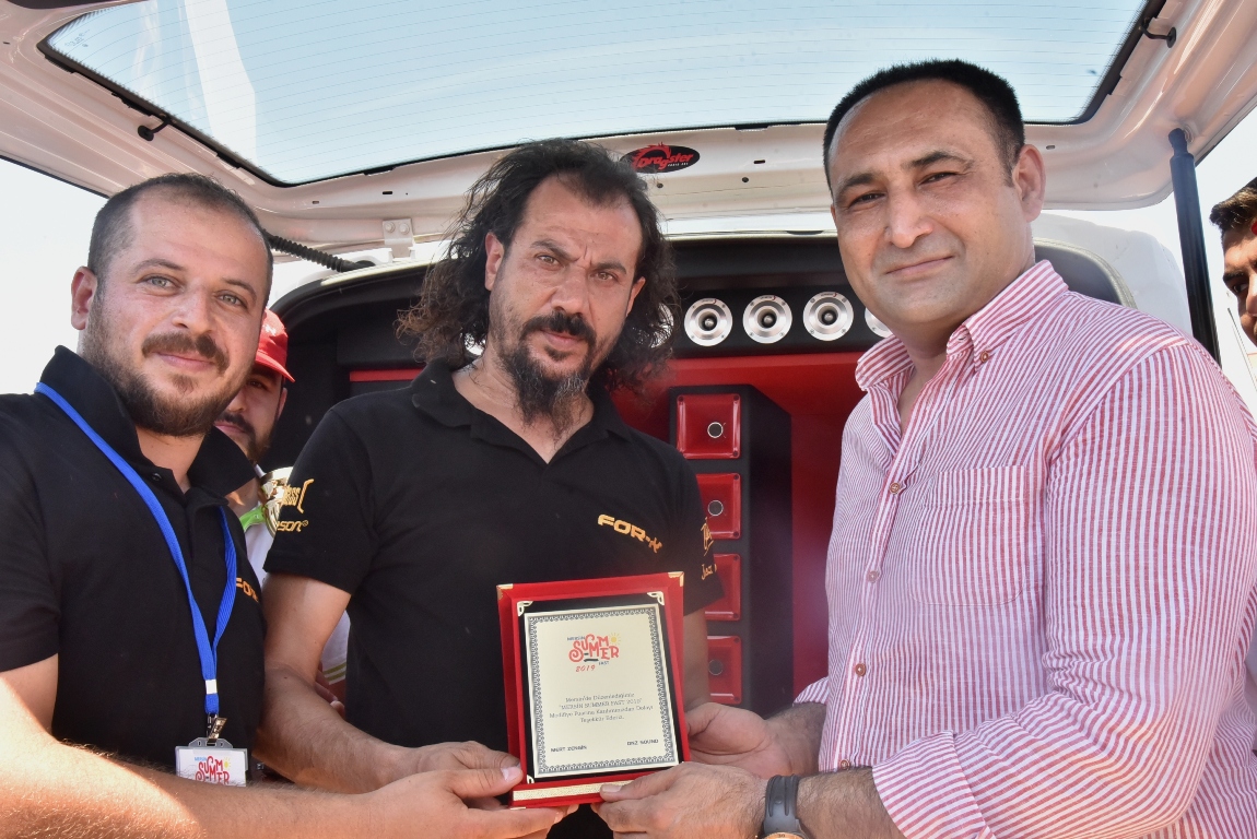 Başkan Yılmaz, Modifiyeli Araçları İnceleyerek Bilgi Aldı