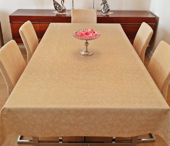 Dekorista Masa Örtüsü