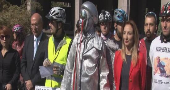 Ankara Adliyesi önünde bisikletçi eylemi!