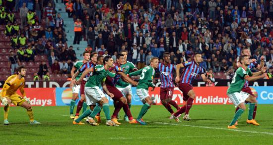 Trabzonspor Legia Varşova'ya 1-0 mağlup oldu!
