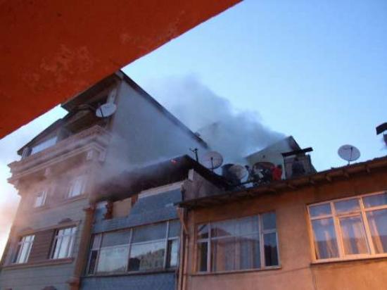 Artvin'in Şavşat İlçesindeki Yangın Korkuttu