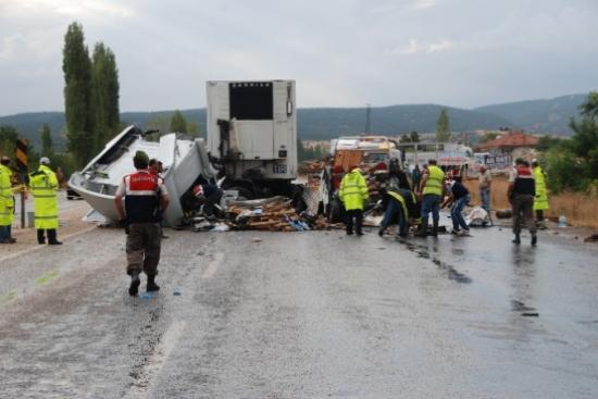 Isparta'daki Kazada Ölenlerin Kimlikleri Belli Oldu