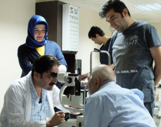Doktor Keleş Başarılı Operasyonlarla 65 Göze Işık Oldu