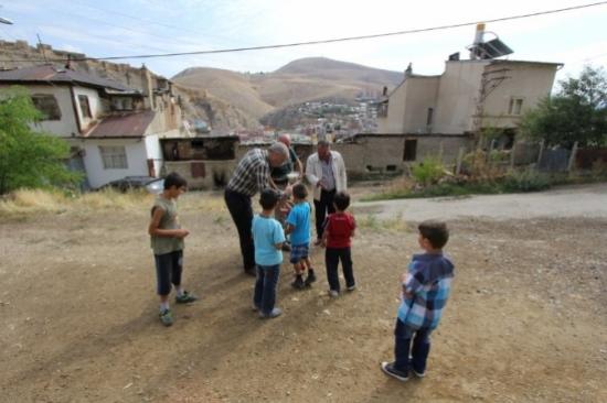 Belediye Başkanı Uzungazi Mahallesi'nde İncelemelerde Bulundu