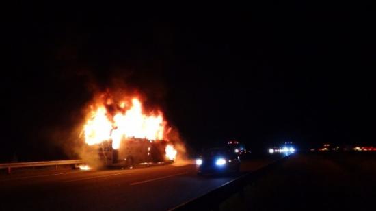 Yolcu Otobüsü Alev Alev Yandı